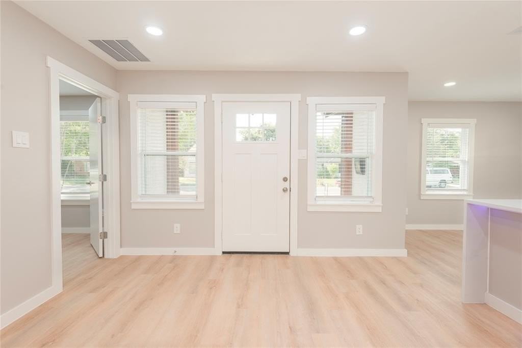 3521 Mission St - Photo 6 of 28