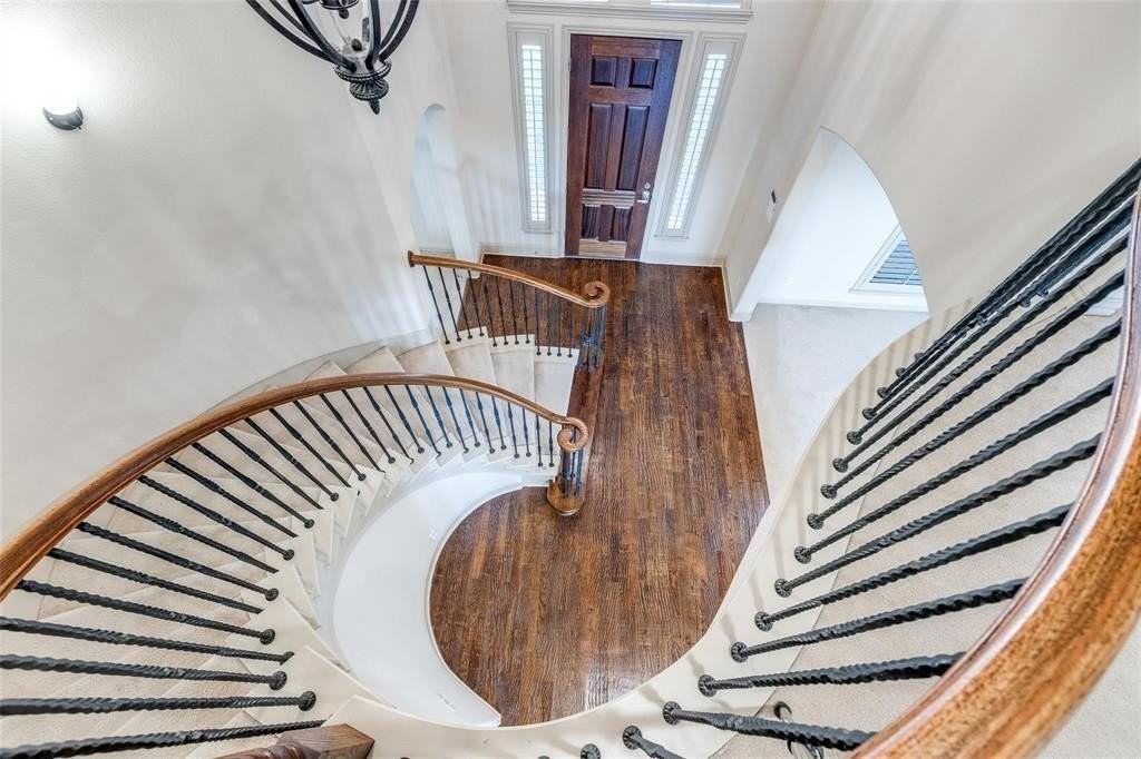 11257 Lamar Ln - Photo 3 of 40