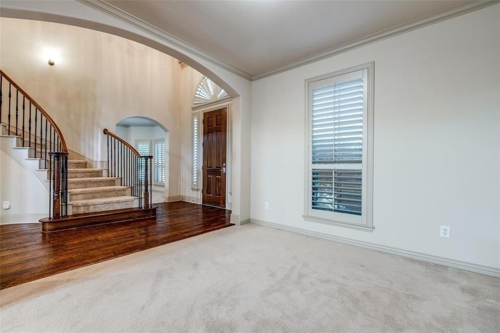 11257 Lamar Ln - Photo 5 of 40