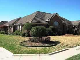 2300 Cardinal Dr - Photo 1 of 1