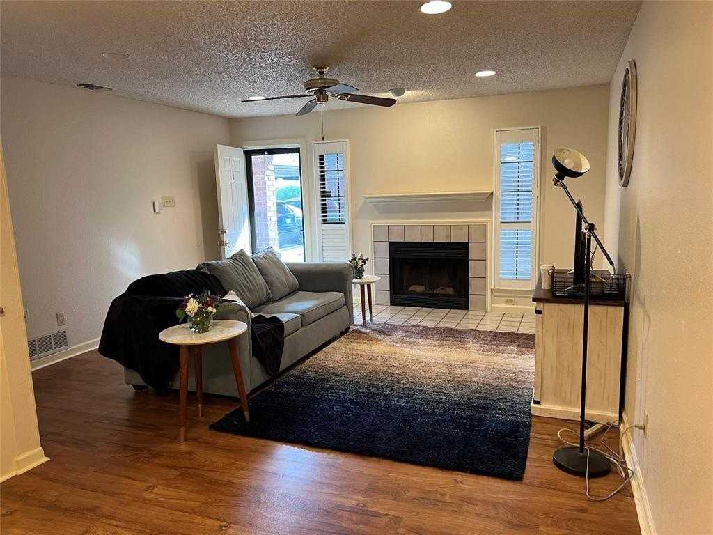 3129 Sappington Pl - Photo 2 of 15