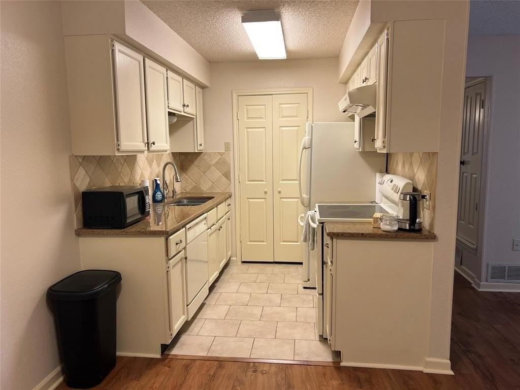 3129 Sappington Pl - Photo 7 of 15