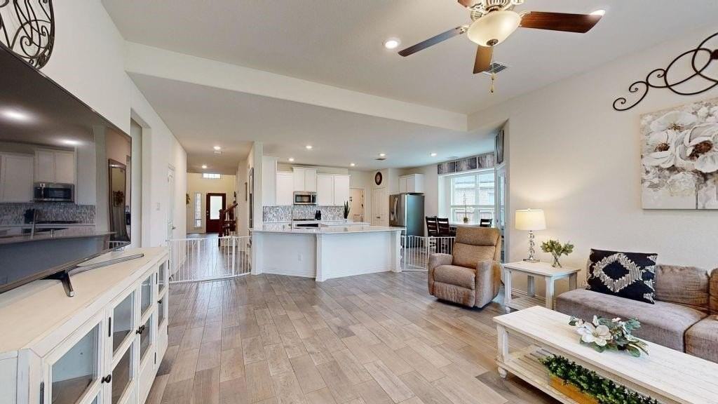 15521 Cademan Ct - Photo 7 of 40