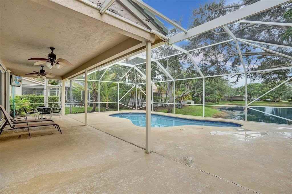 10442 Northwest 60th Place - Photo 4 of 50