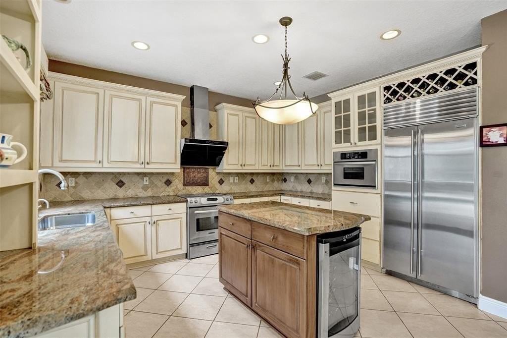 10442 Northwest 60th Place - Photo 7 of 50