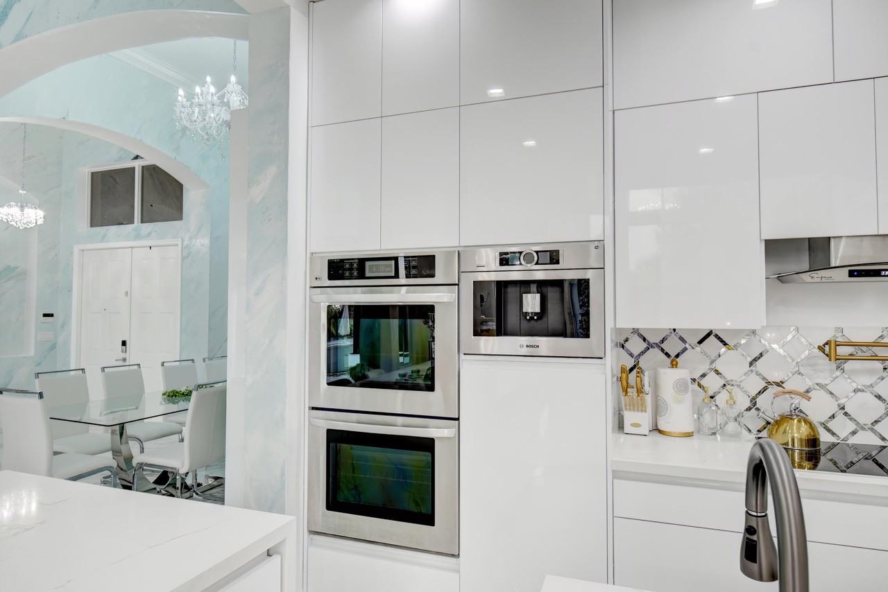 11910 Osprey Pointe Circle - Photo 2 of 50