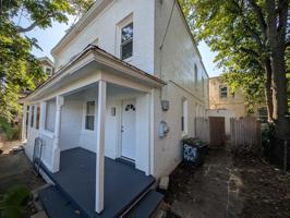 featured image of 904 Westcoat Pl