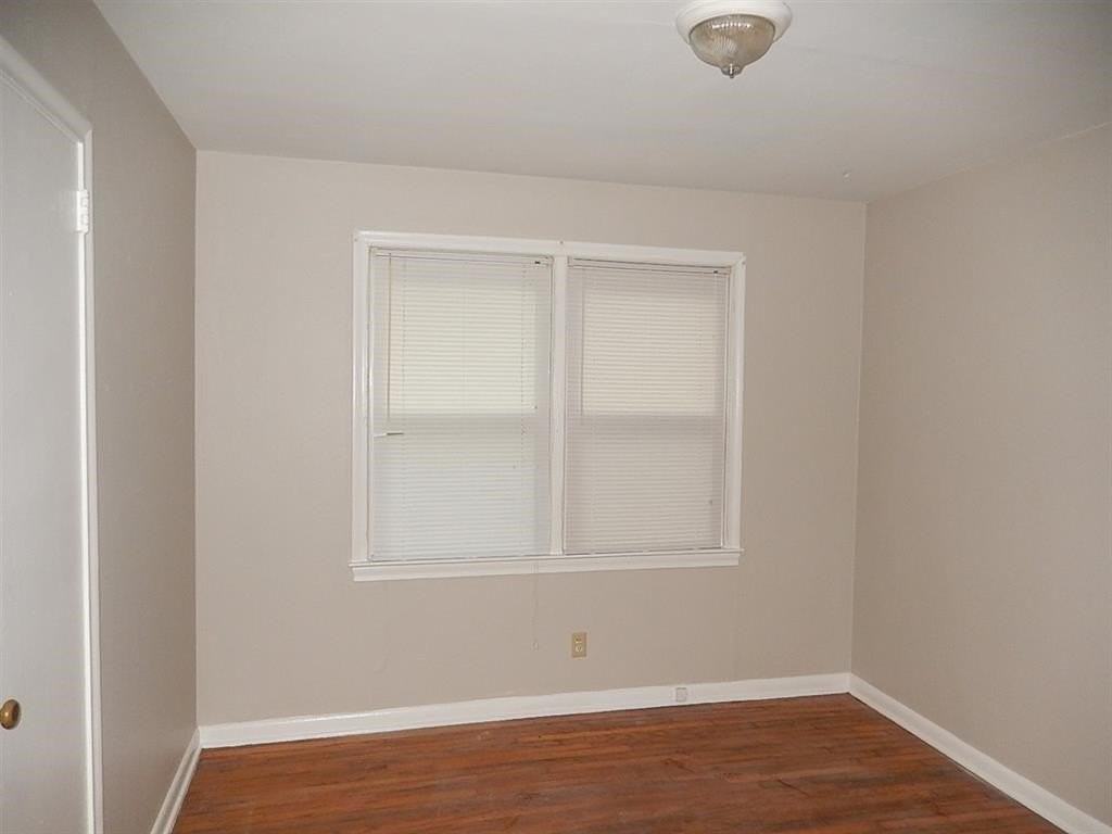 1641 Mayhew St - Photo 5 of 11