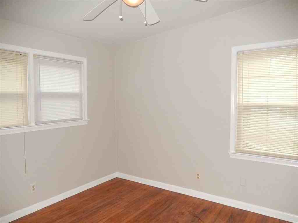 1641 Mayhew St - Photo 7 of 11