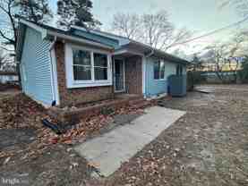 41 4th St #B - Photo 1 of 1