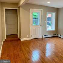 738 Poplar St - Photo 1 of 1