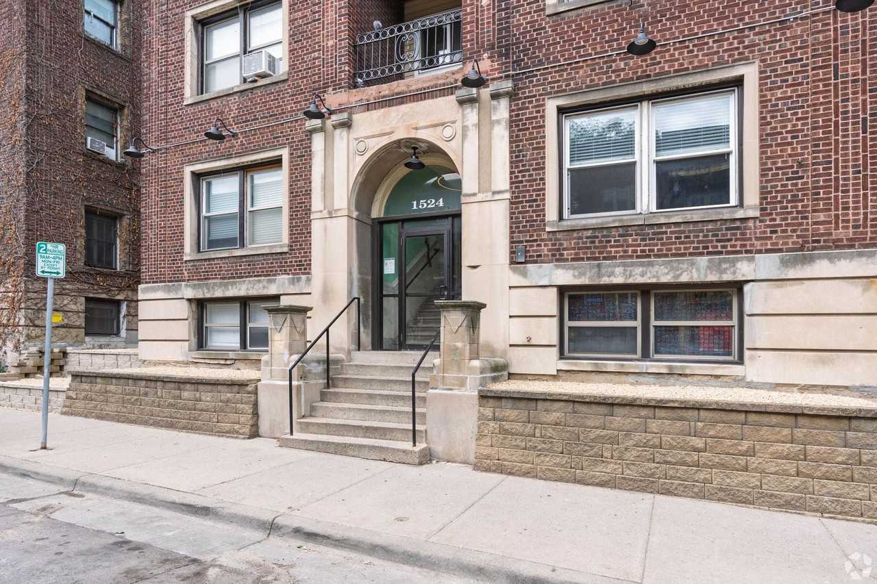 1524 LaSalle Ave - Photo 3 of 8