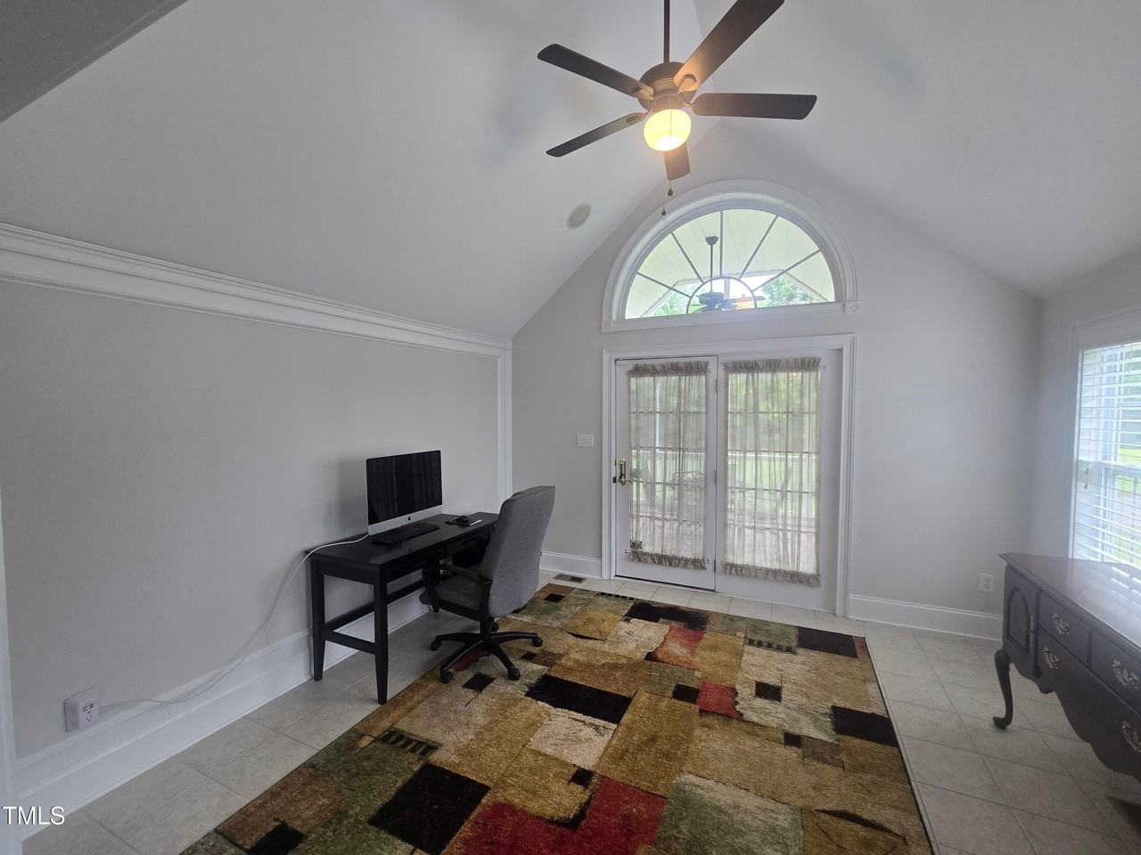 9217 Fawn Lake Dr - Photo 4 of 31