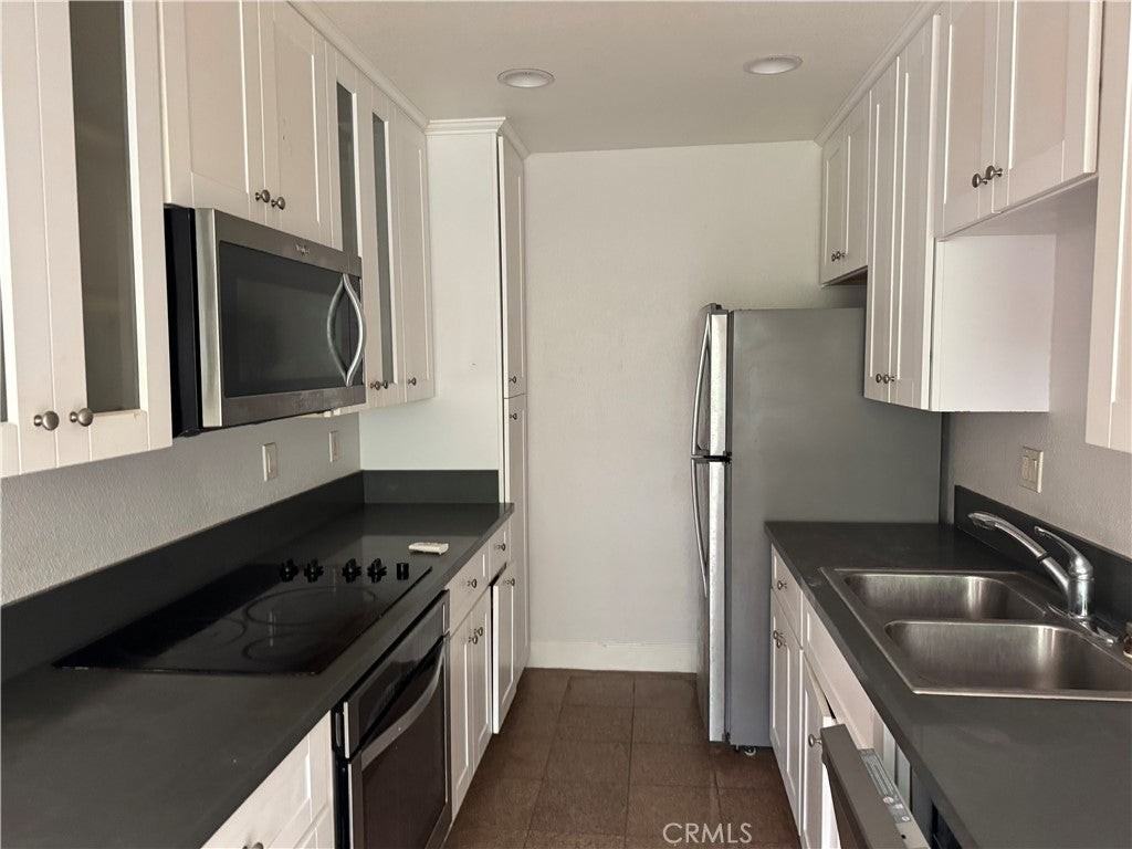 8515 Villa La Jolla Dr - Photo 5 of 10