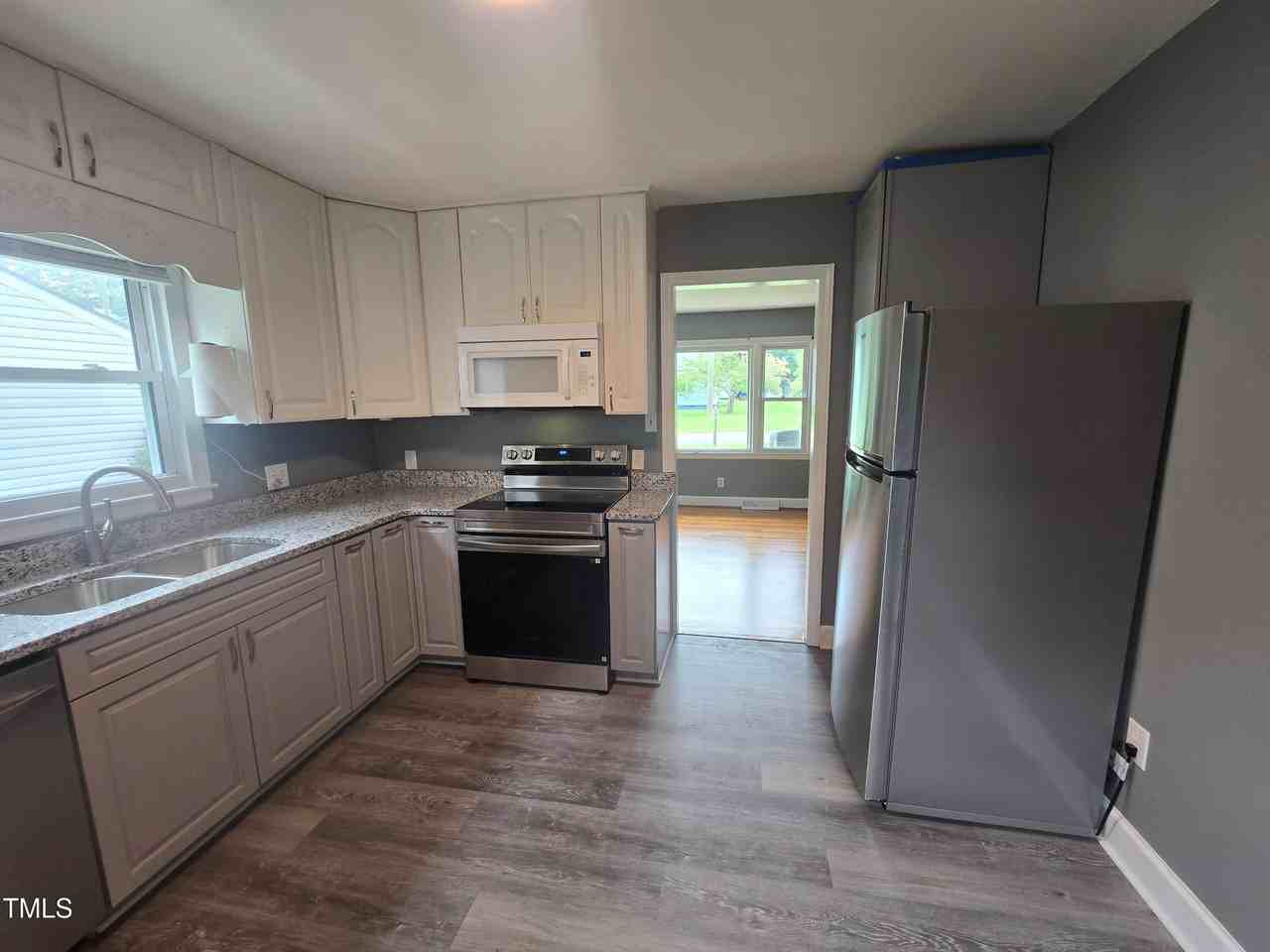 110 11th Street - Photo 4 of 15