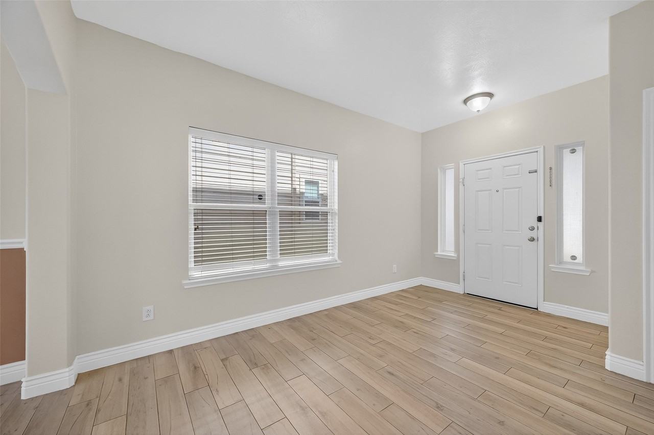 19126 Walbrook Meadows Ln - Photo 3 of 27