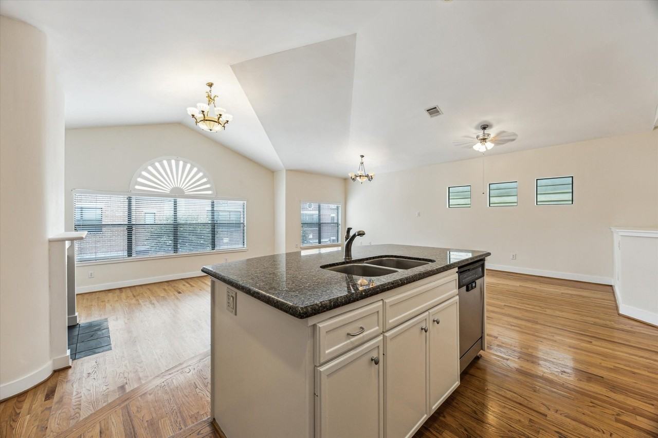 9829 Riddlelink - Photo 7 of 22