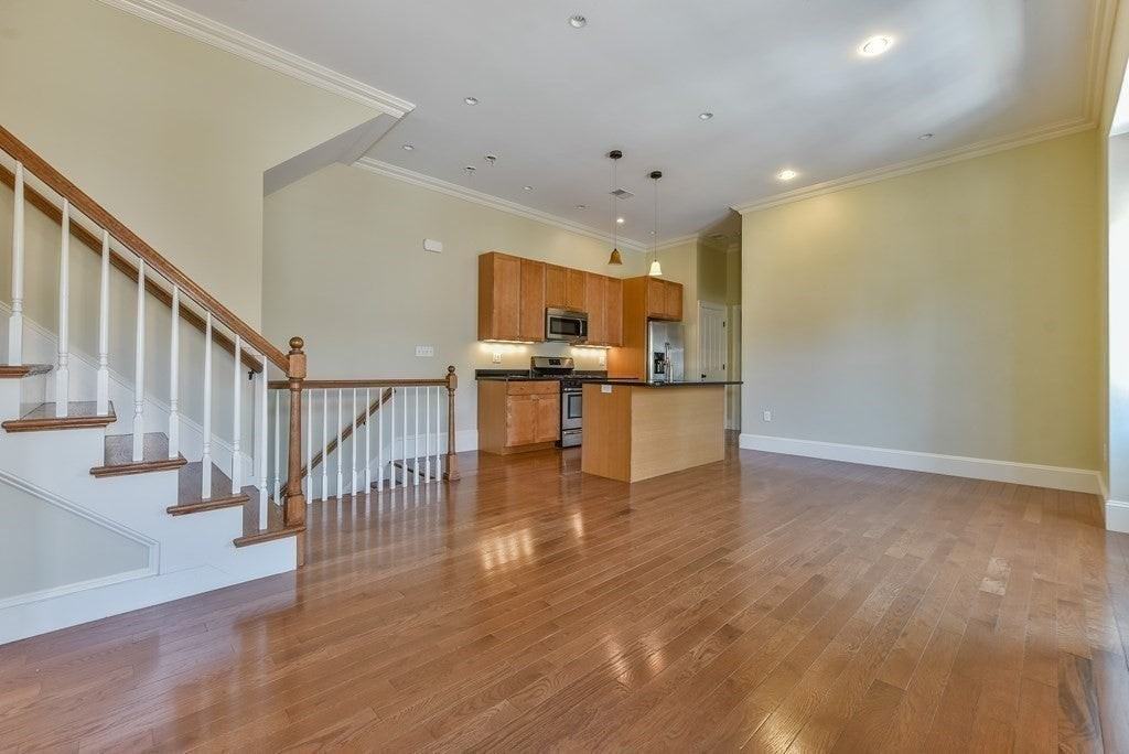 3 Savin Hill Ave - Photo 4 of 11