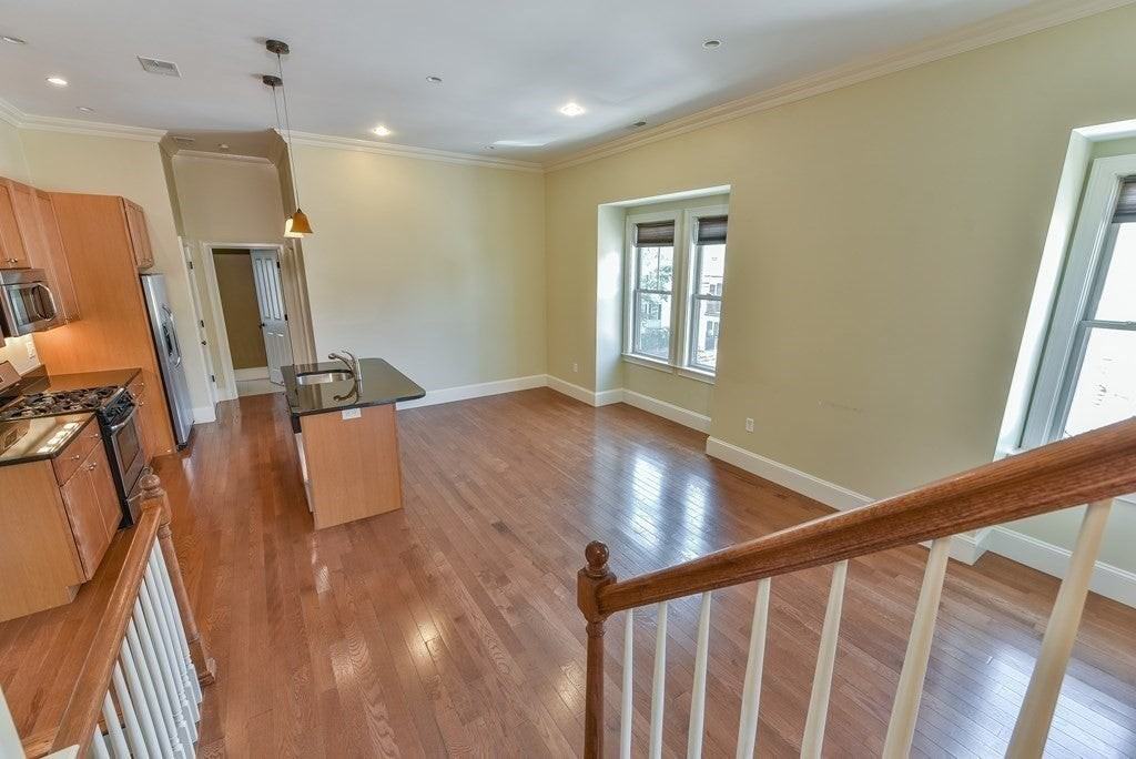 3 Savin Hill Ave - Photo 5 of 11