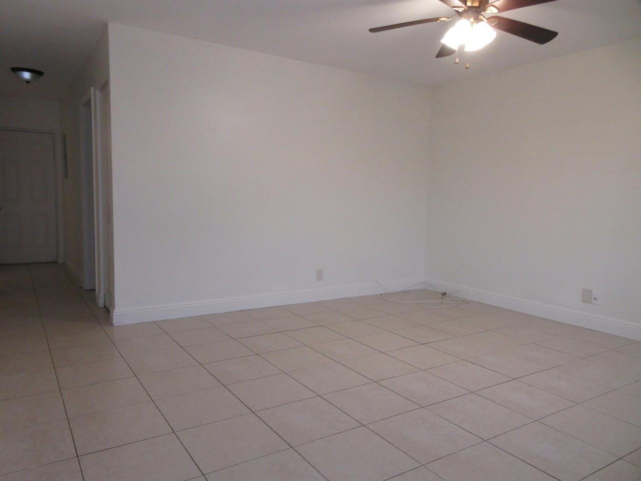 1415 N J St - Photo 3 of 9