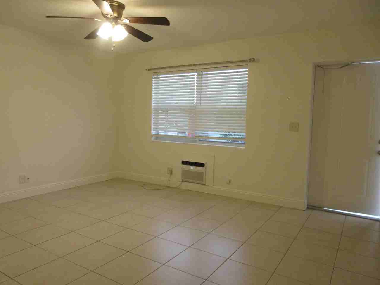 1415 N J St - Photo 4 of 9