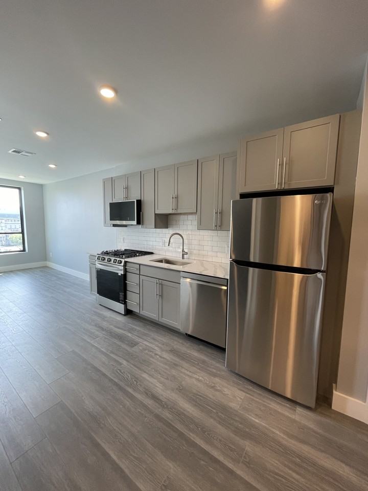 Western Ave. & Telford St #603 - Photo 4 of 20