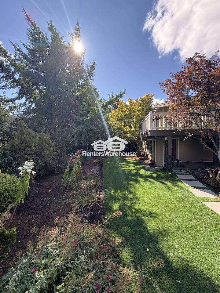 7633 S 134th St - Photo 3 of 20