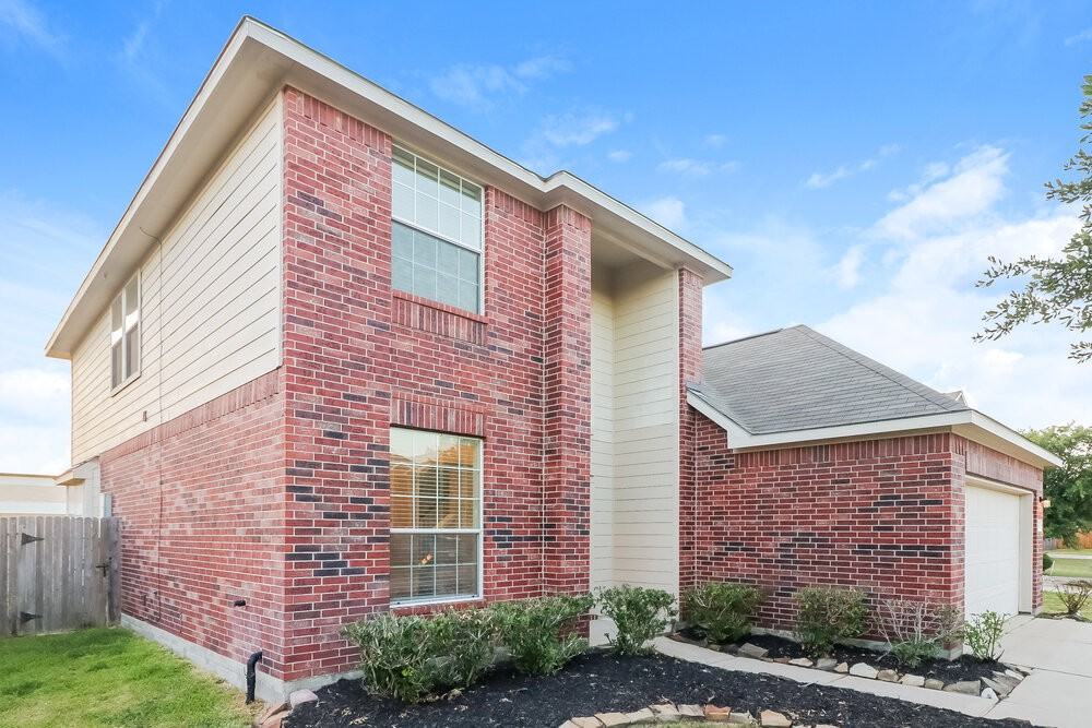 8414 Parapet Pl - Photo 4 of 17
