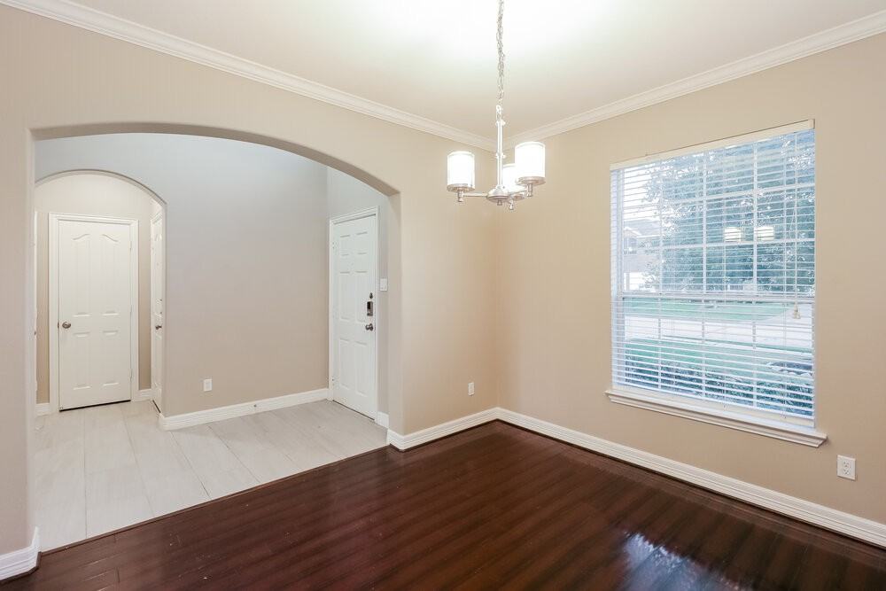 8414 Parapet Pl - Photo 7 of 17