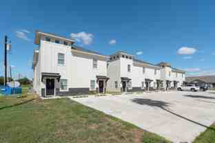 405 Lions Villa Ave. - Photo 1 of 1