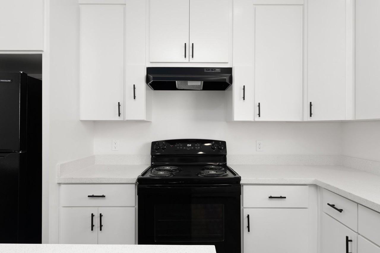 405 Lions Villa Ave. - Photo 5 of 15