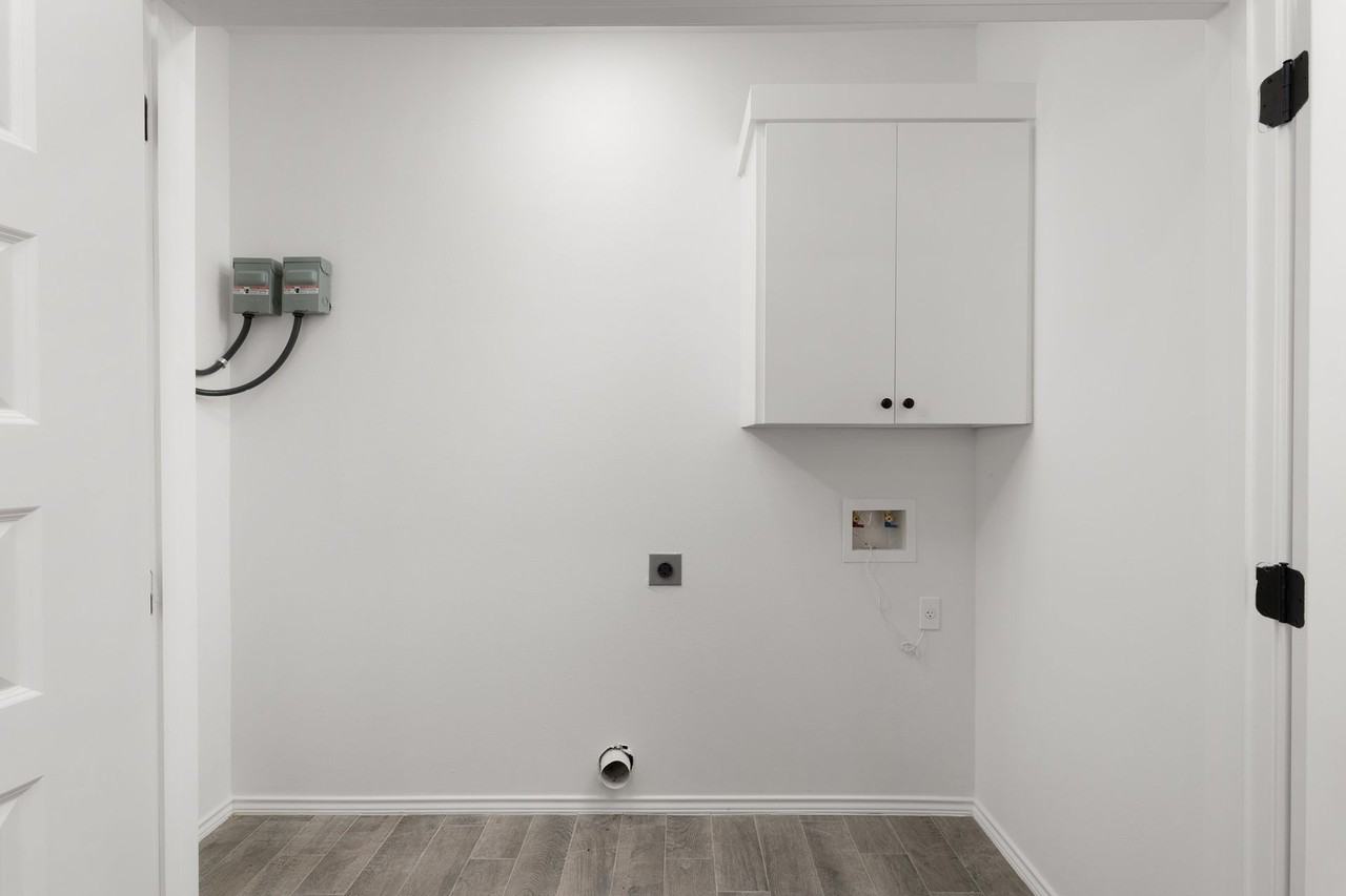 405 Lions Villa Ave. - Photo 6 of 15