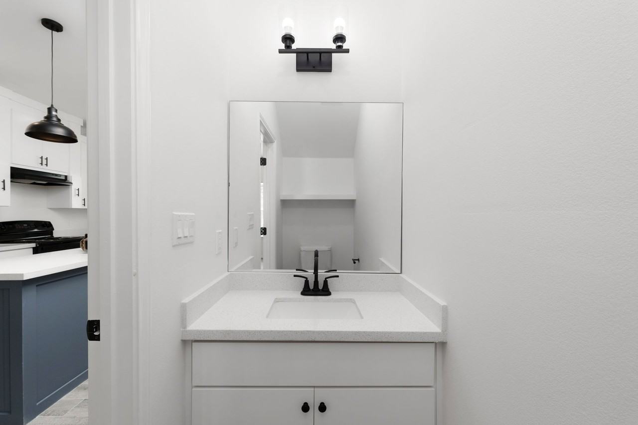 405 Lions Villa Ave. - Photo 7 of 15