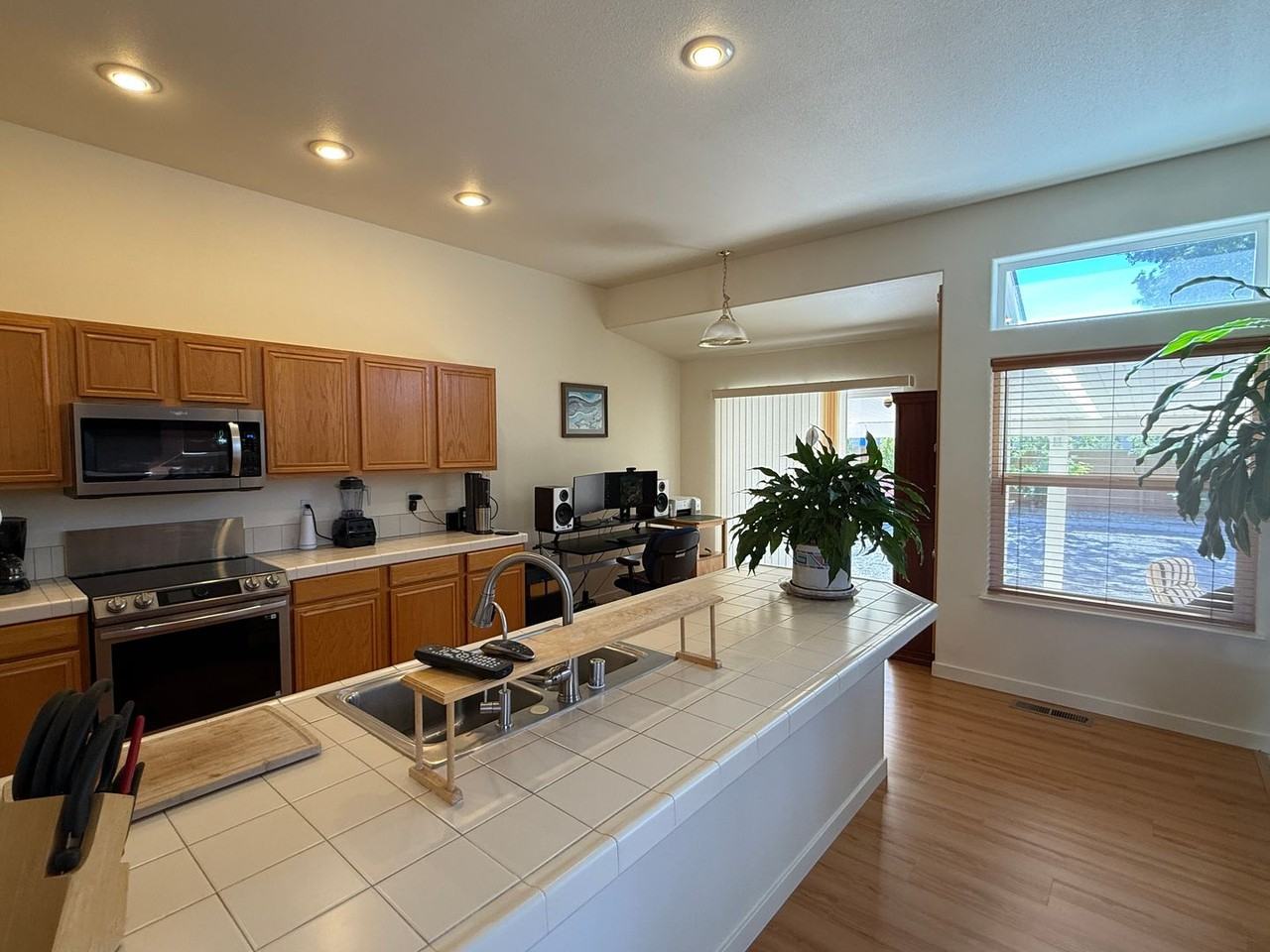 7850 Tormes Ct - Photo 3 of 21