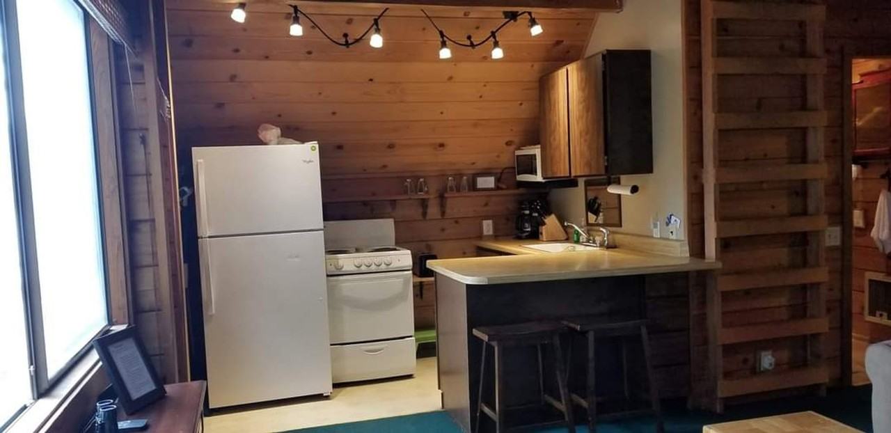 9232 S Lakeshore Rd - Photo 3 of 9