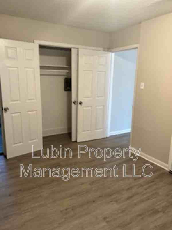 1429 Court Ave #5 - Photo 7 of 11