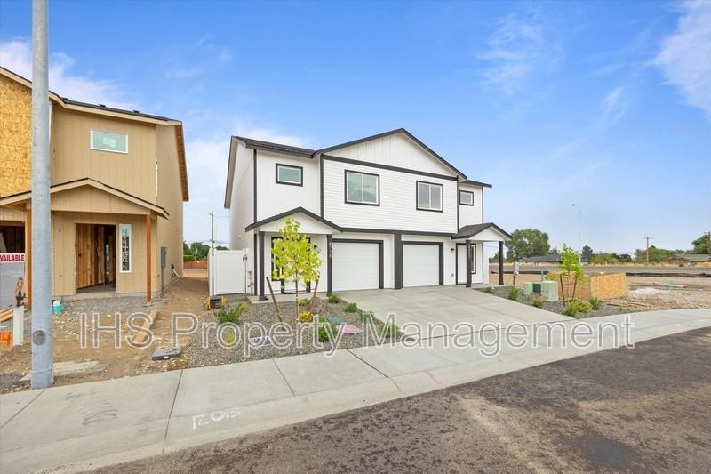 4732 W Quinault Pl #4732 - Photo 4 of 23