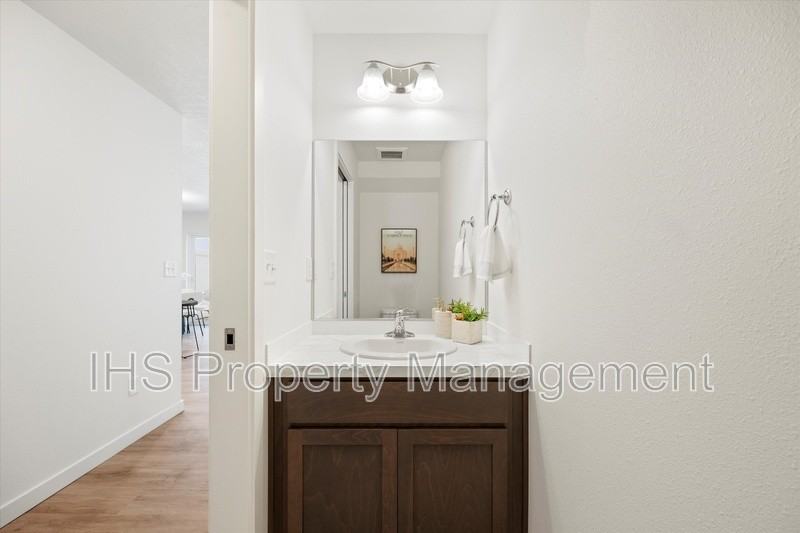 4732 W Quinault Pl #4732 - Photo 6 of 23