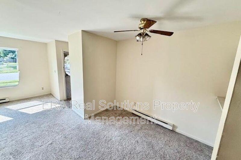 910 Southridge Ave #2 - Photo 3 of 10