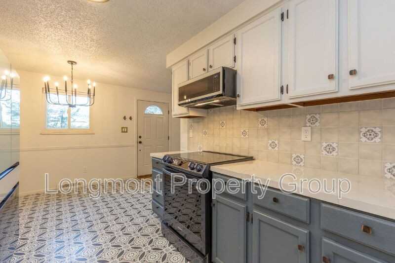 926 Yeager Pl - Photo 3 of 25