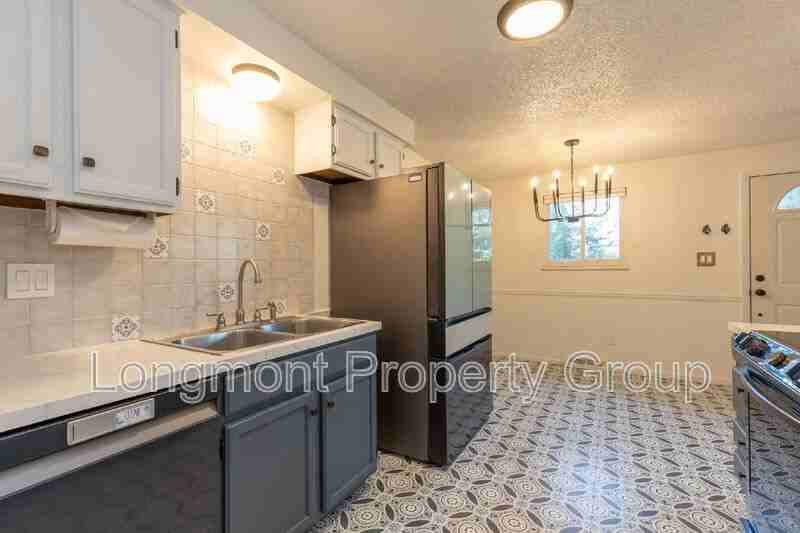 926 Yeager Pl - Photo 4 of 25