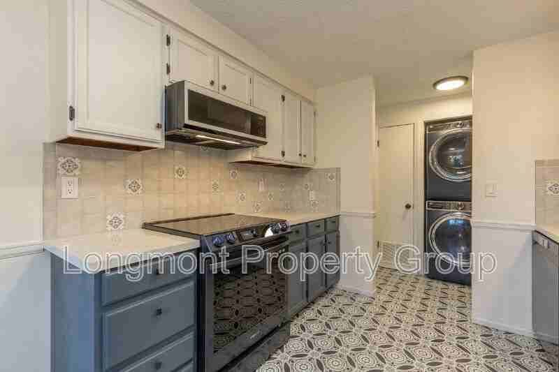 926 Yeager Pl - Photo 5 of 25