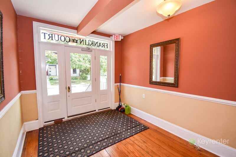 185 W Court St #4 - Photo 2 of 13