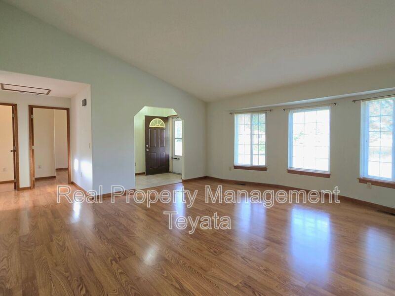 338 West King Tut Road - Photo 4 of 29