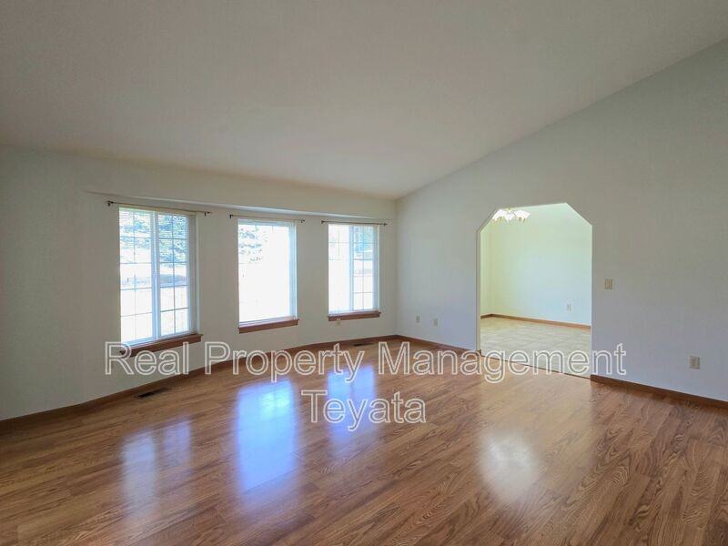 338 West King Tut Road - Photo 6 of 29