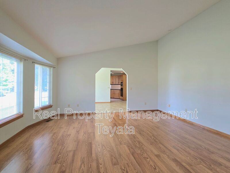 338 West King Tut Road - Photo 7 of 29