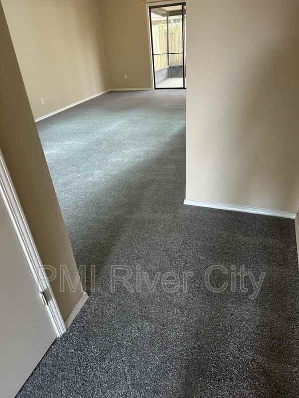 2388 Ironstone Dr E - Photo 5 of 11