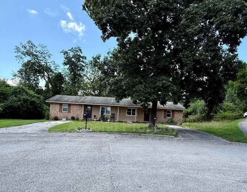 5080 Shoals Ln - Photo 3 of 14