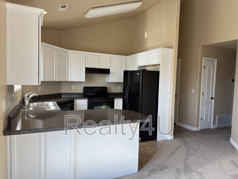 1212 W Spencer Rd #303 - Photo 3 of 21