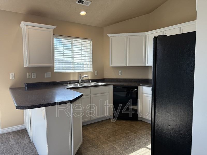 1212 W Spencer Rd #303 - Photo 4 of 21